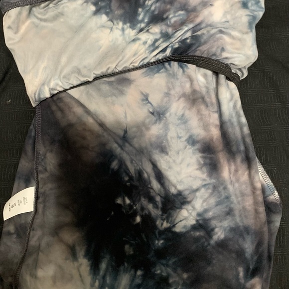 crop top - Picture 2 of 5